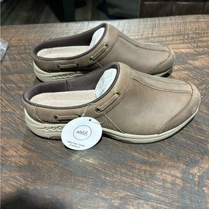 Easy Spirit Clogs
